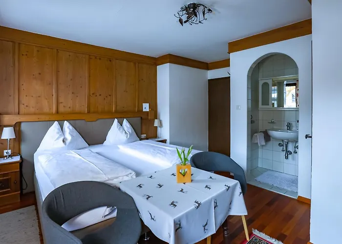 Jaga Hias קפרון